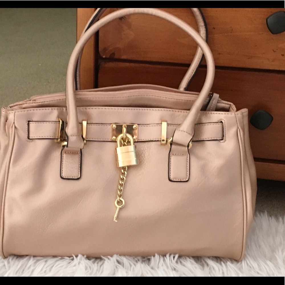 Faux leather pink metallic purse